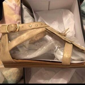 NWT: Fergalicious sandals size 7w